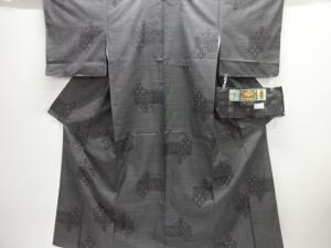 未使用品　仕立て上がり　華紋模様織り出し本場泥大島紬着物(7マルキ)